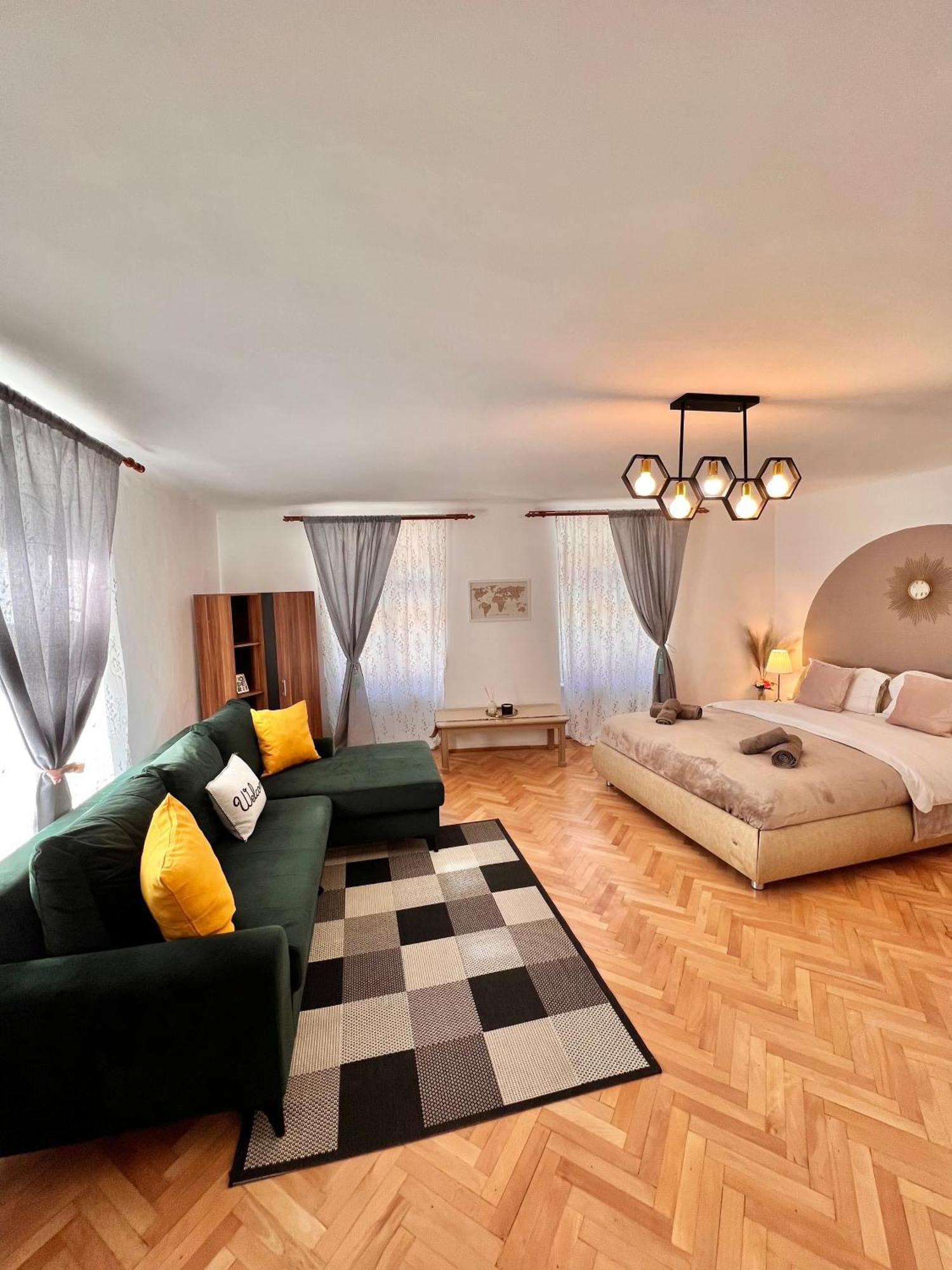 Old Town City Center Apartments Brašov Exteriér fotografie