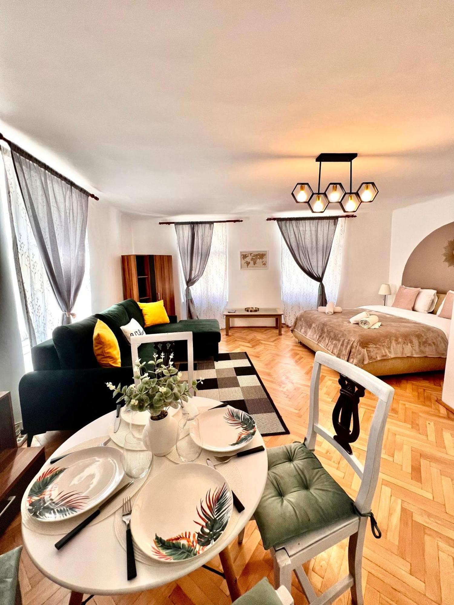 Old Town City Center Apartments Brašov Exteriér fotografie